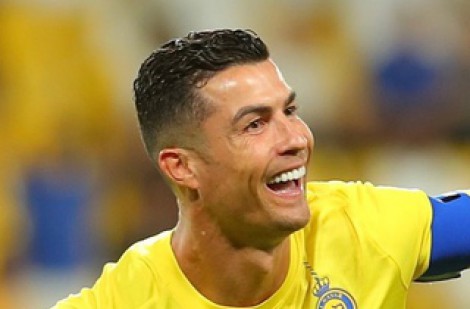 Ronaldo nói gì sau khi ghi hat-trick, Real Madrid lập kỷ lục vô địch La Liga
